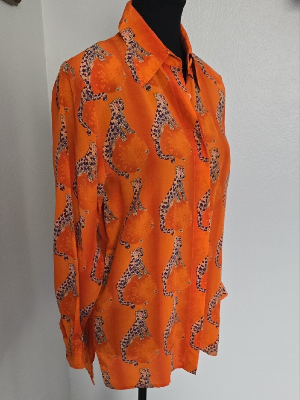VTG Piano Orange Jaguar Print Button-Up Blouse 100% Silk - Small - Picture 5 of 7